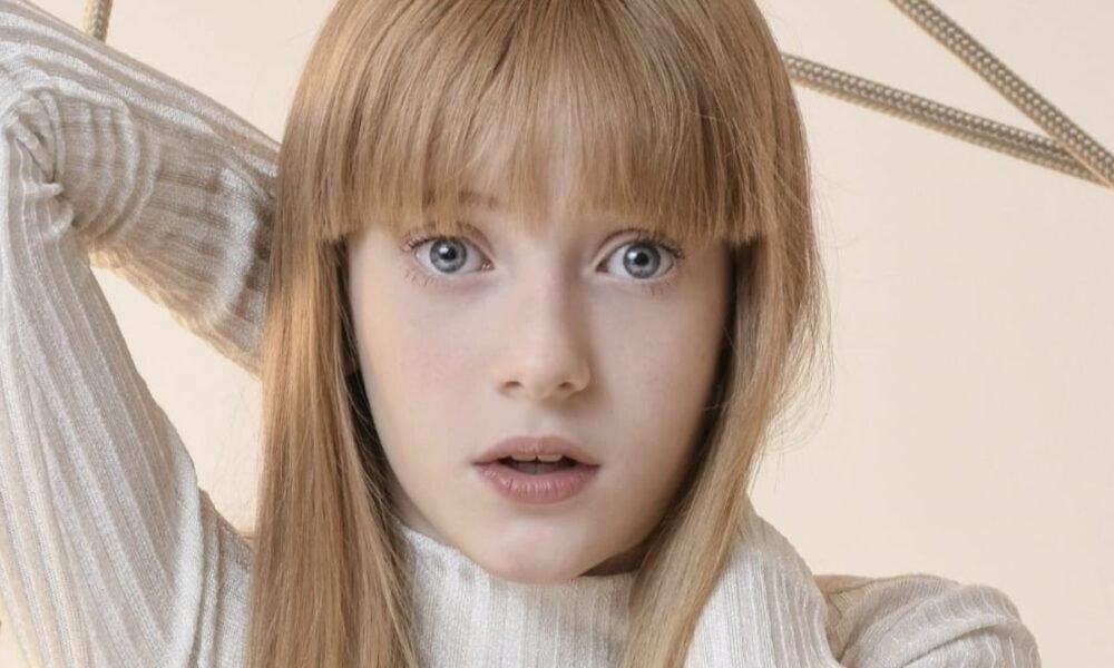 Mia Frenkel, é sinônimo de Sucesso, estilo e muita energia.